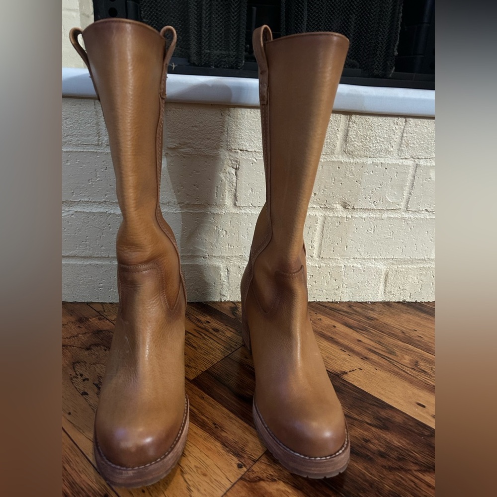 Elegant Brown Leather Heeled Boots